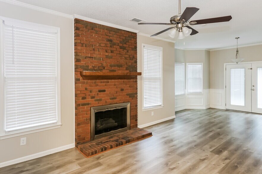 Building Photo - 4110 Woodbury Terrace NW