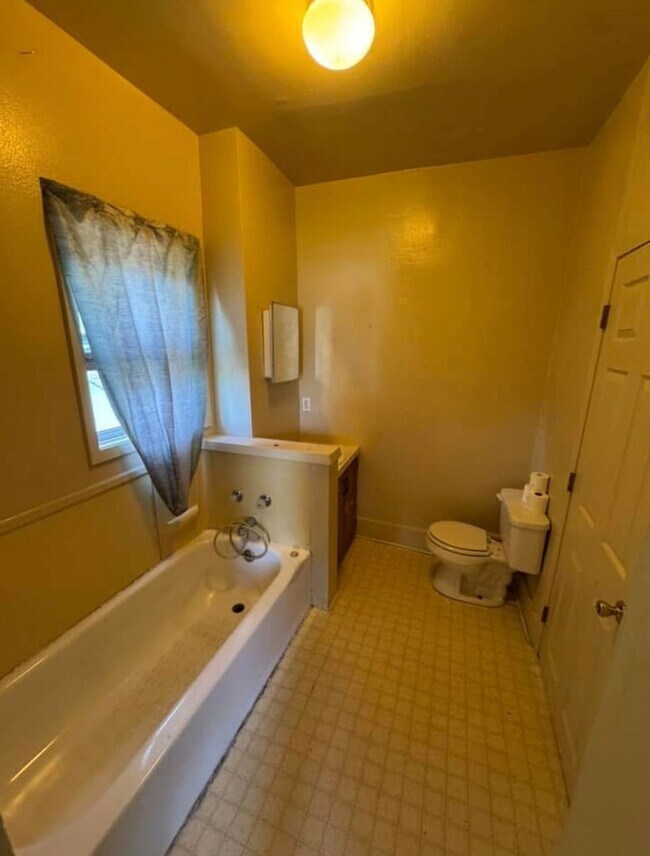 Building Photo - 319 South 20th Street