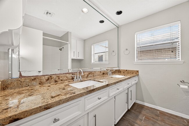 Building Photo - 21318 Park Brook Dr