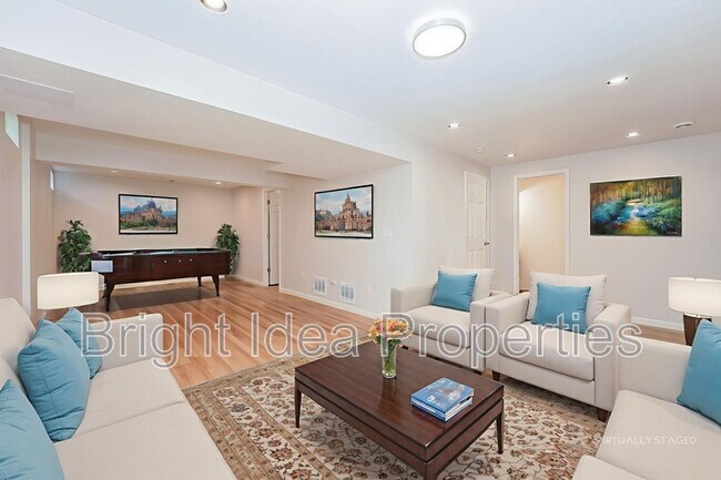 Building Photo - 373 Elan Ct