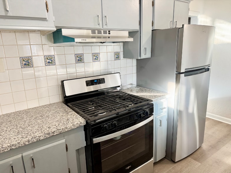 Building Photo - 2840 Belden St