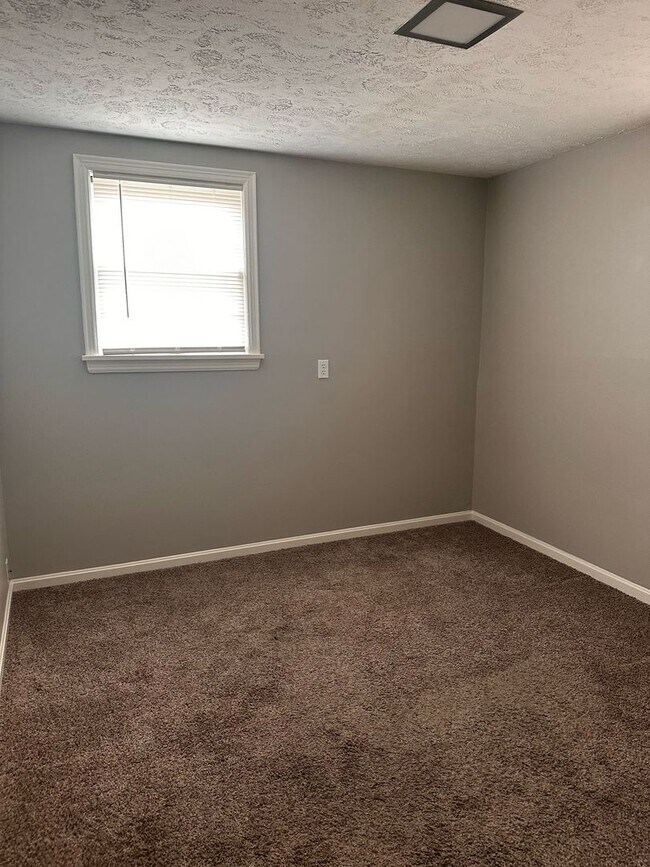 Building Photo - 3 BR/2.5BA | Newly Renovated Single Family Home | 1-Car Garage Parking | In Louisville!