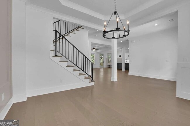 Building Photo - 6181 Shoreland Cir