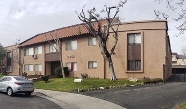 Building Photo - Tyler Apts