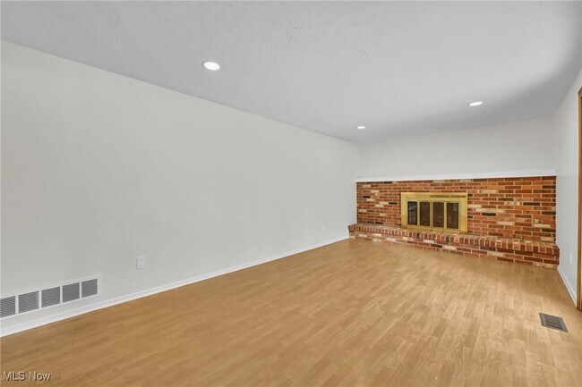 Building Photo - 5601 Sunset Dr