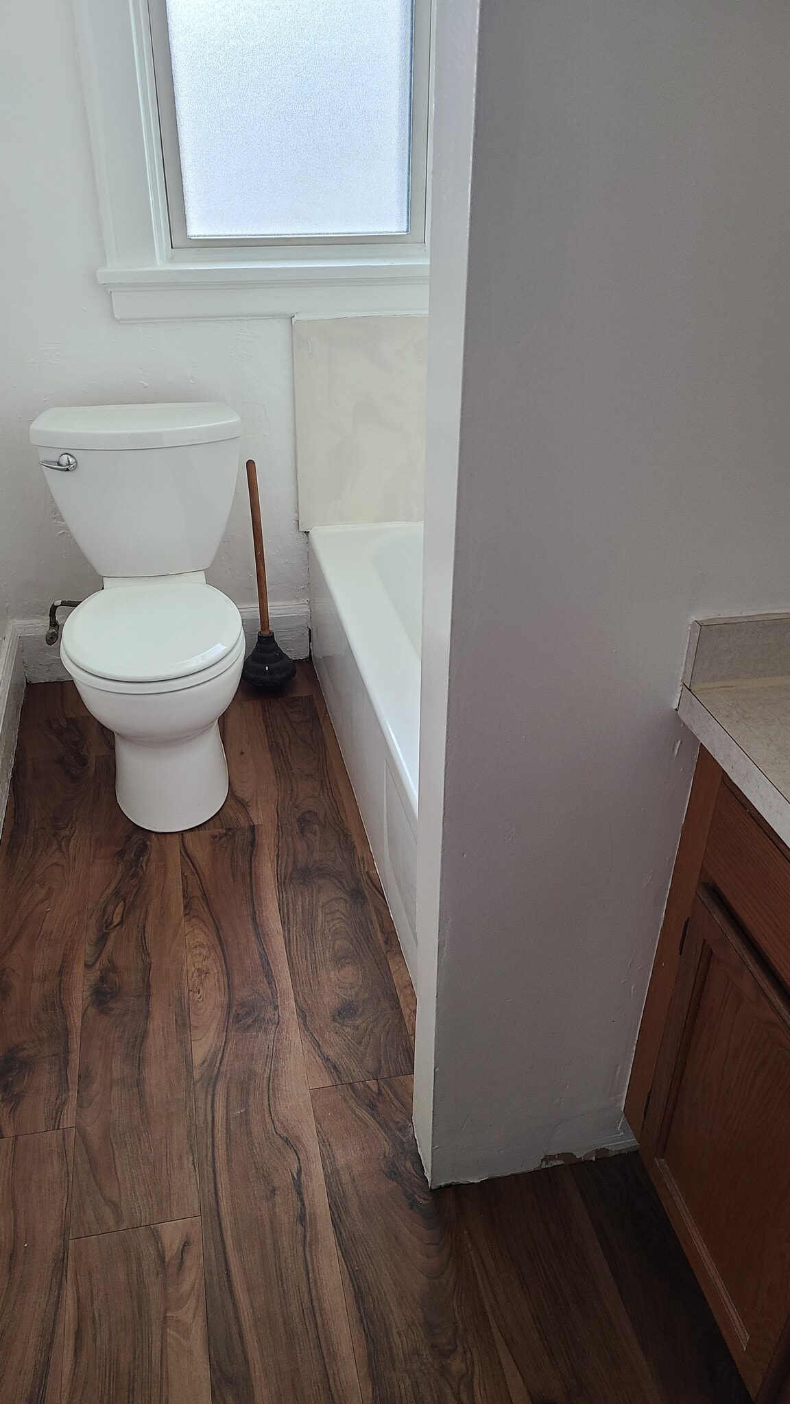 Building Photo - 407 E Ross Ave