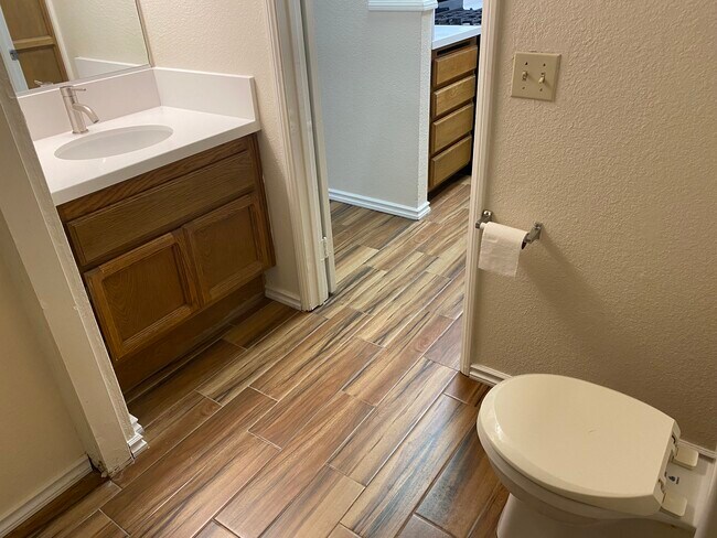 Downstairs 1/2 bathroom - 8167 Vineyard Ave