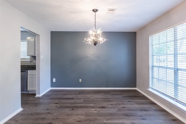 Building Photo - 76 Hickory Oak Dr