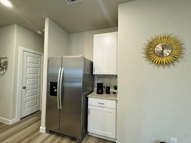 Building Photo - 5608 Madden Ln