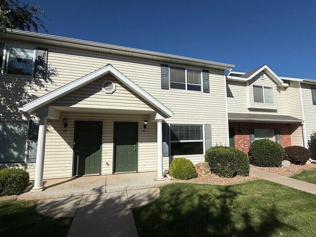 Primary Photo - Stunning Townhome!