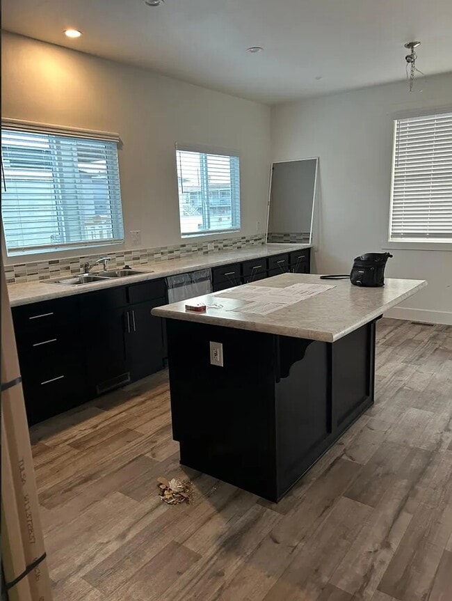 Building Photo - 30 Dart St