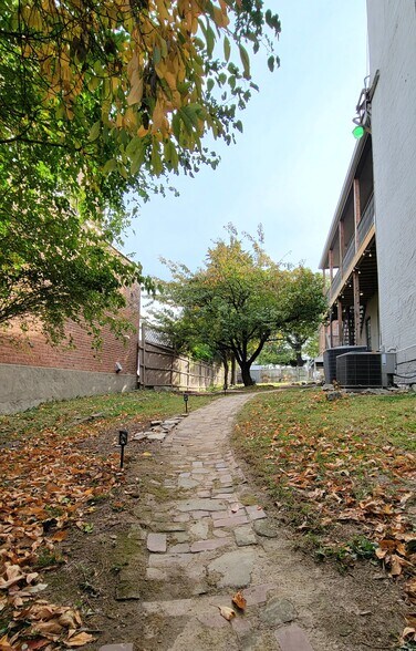 Building Photo - 1808 Lafayette Ave