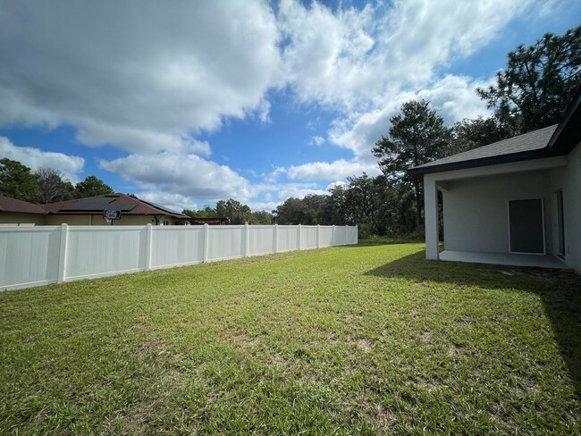 Building Photo - GORGEOUS 4 Bedroom, 2 Bathroom Home in Poi...