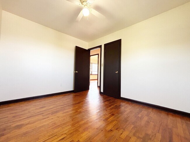 Building Photo - Greenback 37742 - 3 bedroom, 1 bath home - Contact Jeremy Logan (865) 307-2273
