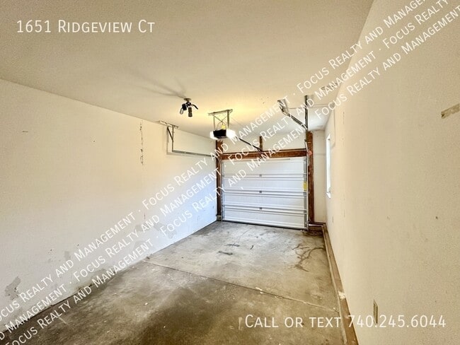 Building Photo - 1651 Ridgeview Ct