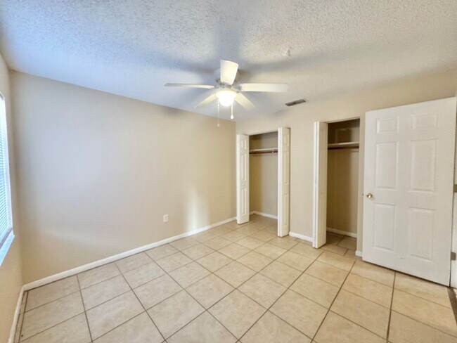 Building Photo - 2571-2575 Elm Ave