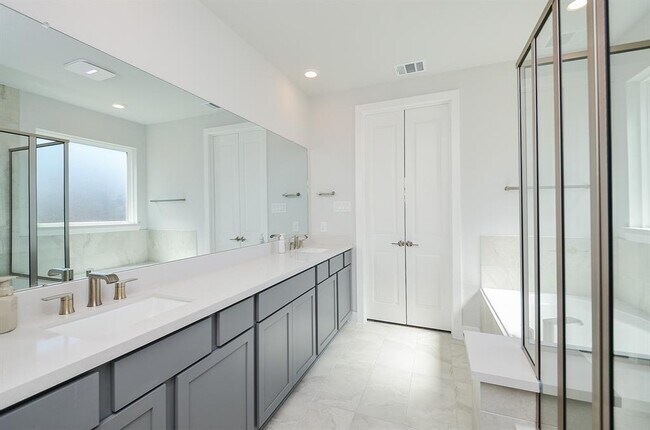 Building Photo - 9522 Rialto Creek Dr