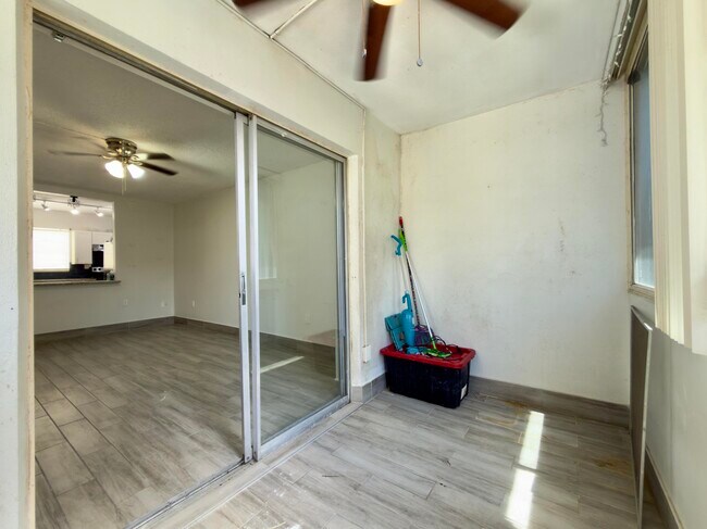 Building Photo - 6507 Winfield Blvd