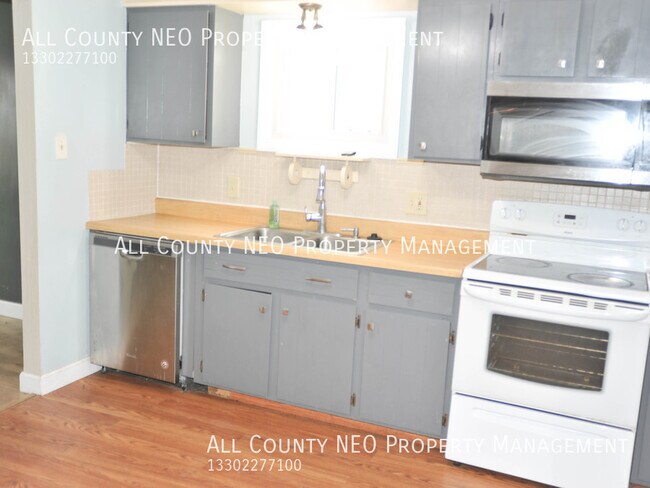 Building Photo - 2360 Giffels Dr