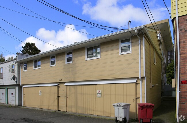 Building Photo - 3117 Colby Ave