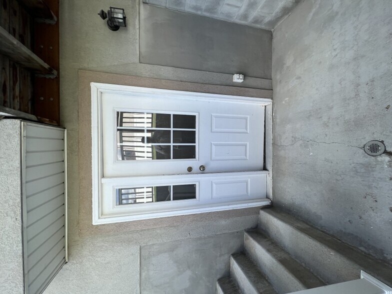 Building Photo - 1035 W 1000 N St