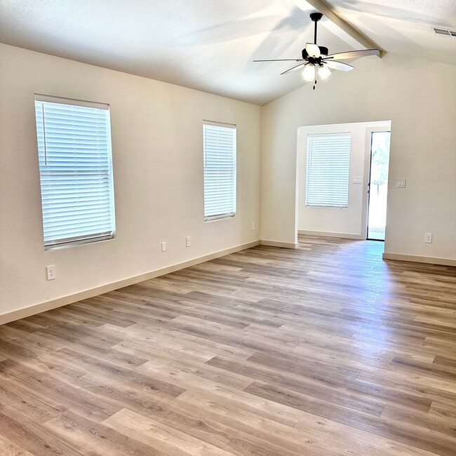 Building Photo - Brand New Build Located In Elm Meadows!