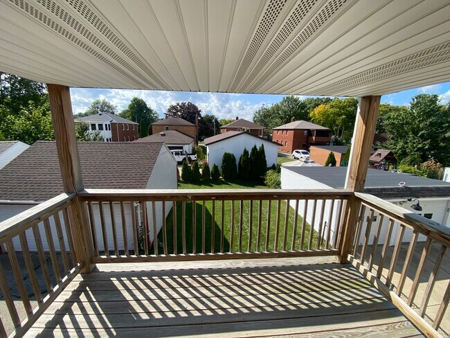 Deck off back bedroom. - 2280 Lakeview Ave