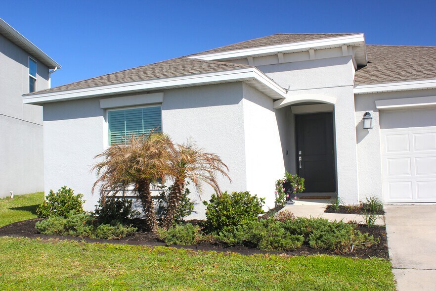 Building Photo - 5010 Four Strand Ct