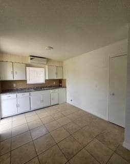 Building Photo - 3833 Mt Pleasant St