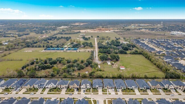 Building Photo - 5042 Albany Shores Ln