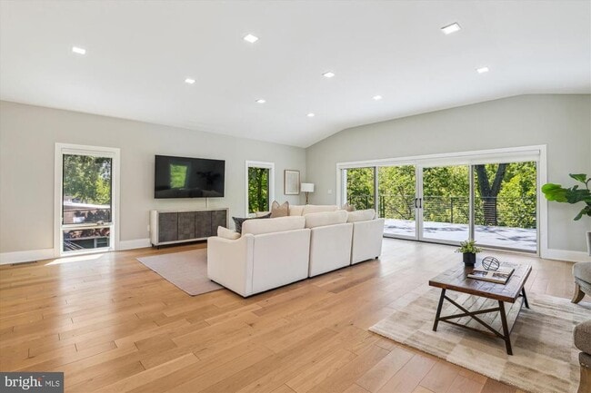 Building Photo - 5706 Nevada Ave NW