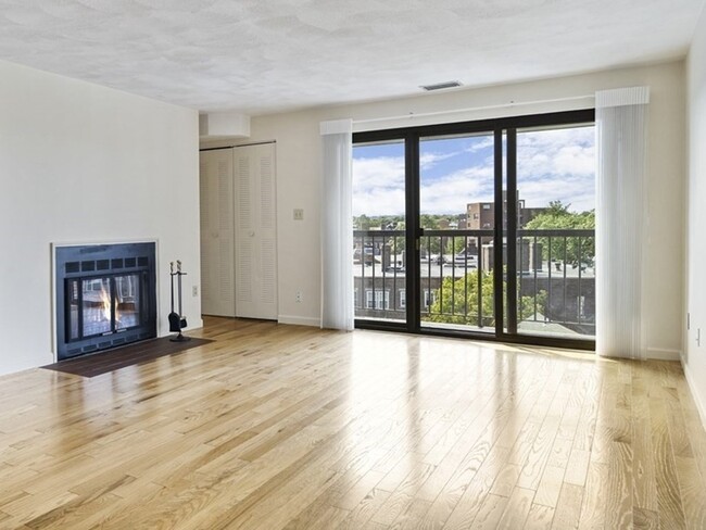 Primary Photo - 1600 Massachusetts Ave