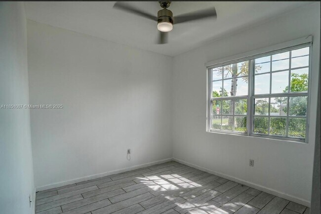 Building Photo - 30600 SW 193rd Ave