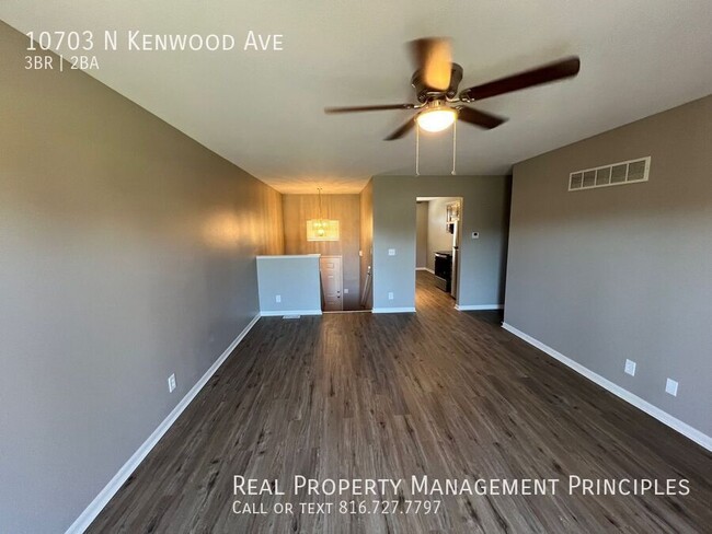 Building Photo - *MOVE-IN SPECIAL* Completely Remodeled, Sp...