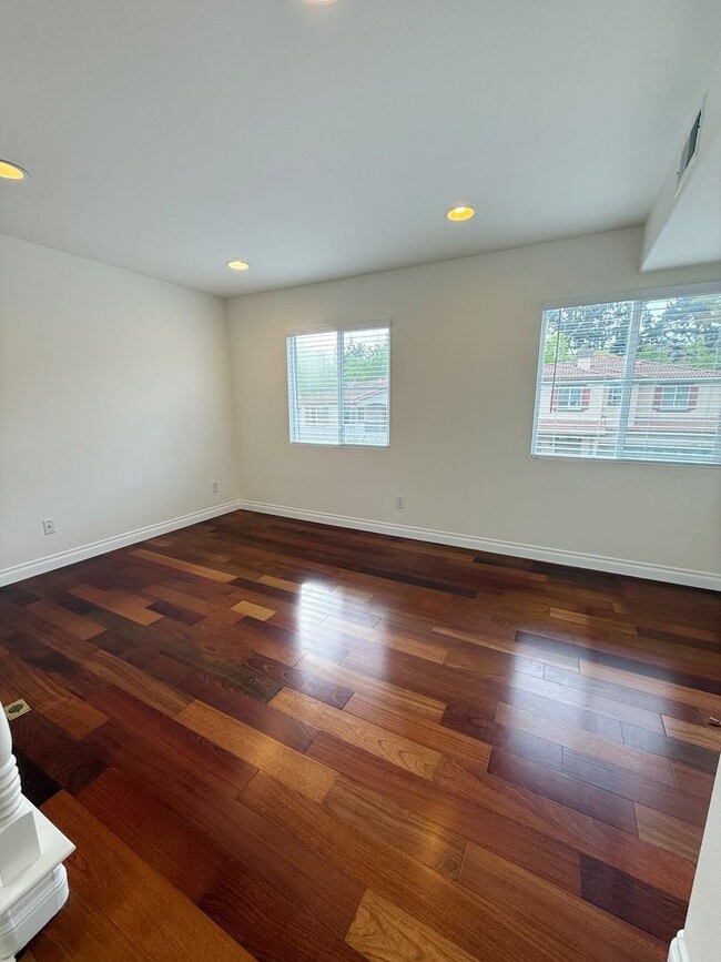 Building Photo - 4 Bed/3 Bath Home for Rent in Carmel Valley!