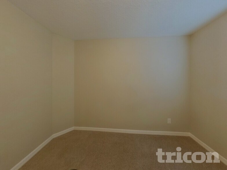 Building Photo - 9716 Kinmore Dr