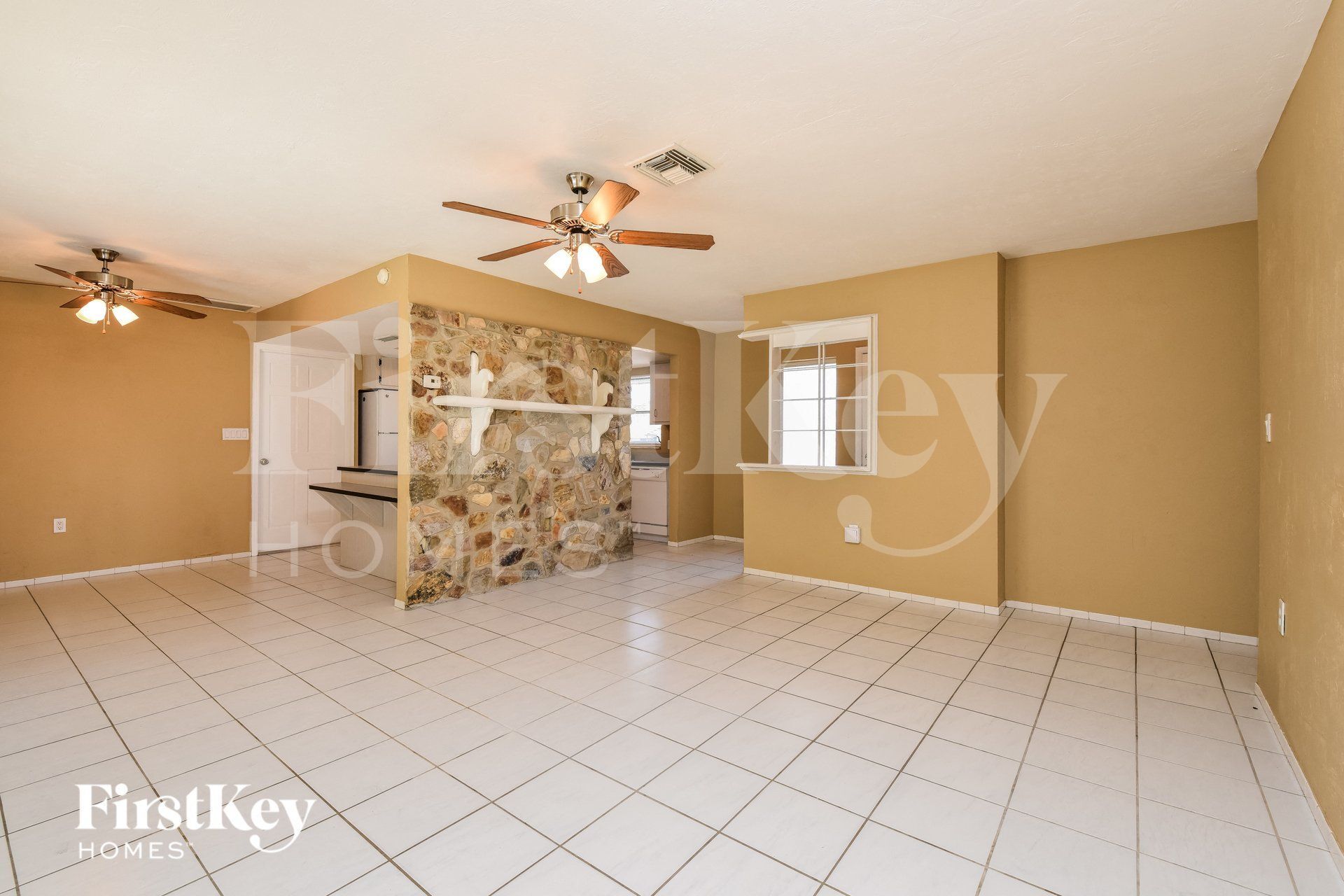 Building Photo - 7218 Jasmine Rd