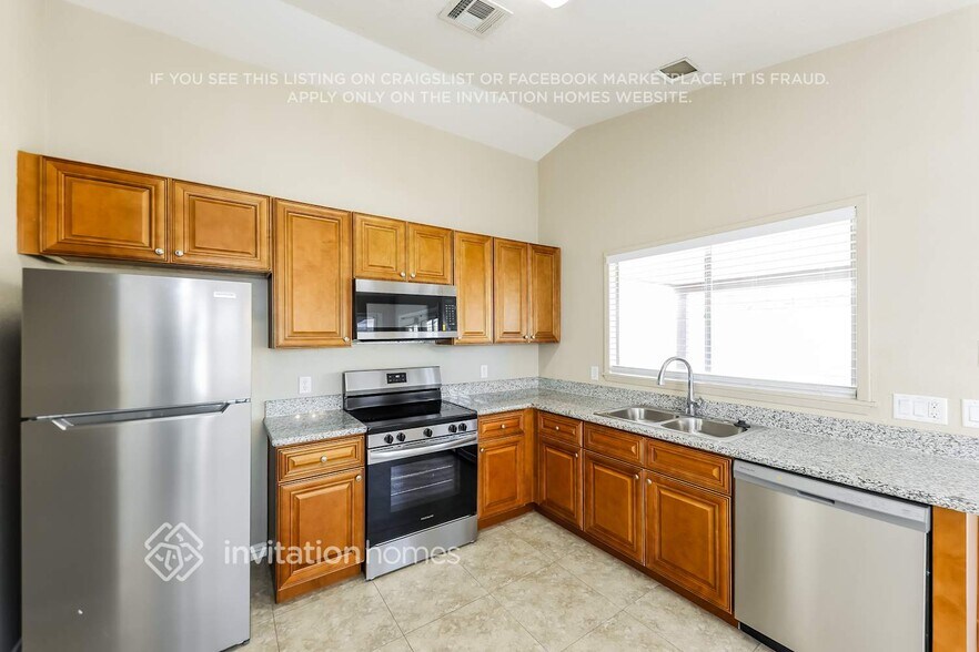 Building Photo - 4026 W Whispering Wind Dr