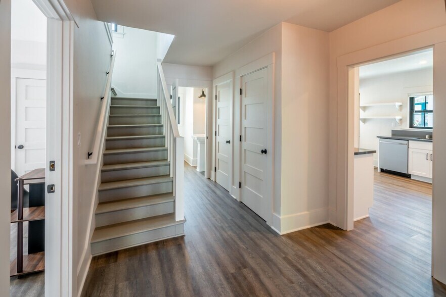 Building Photo - 615 San Pascual St