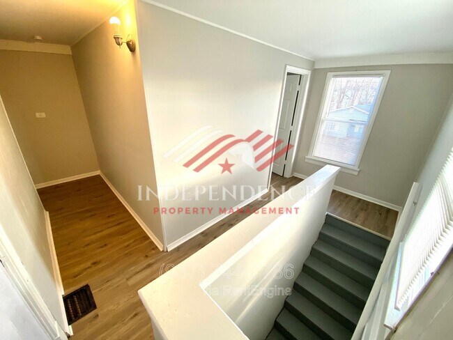 Building Photo - 906 Vine St