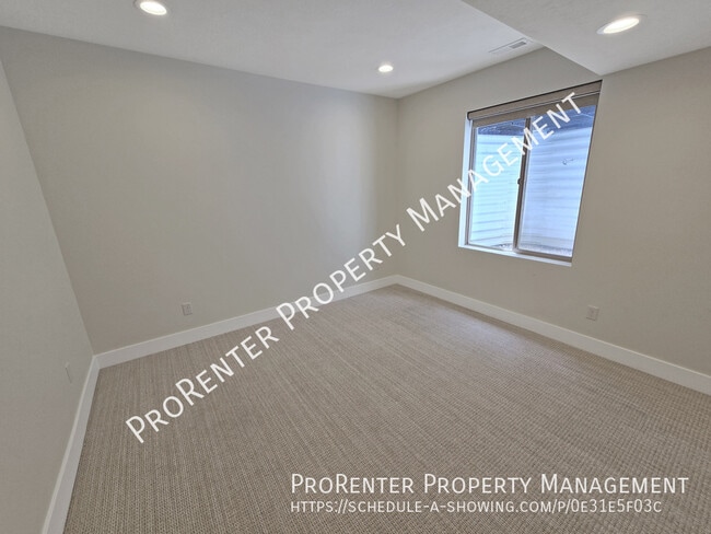 Building Photo - 843 Eaglepointe Dr