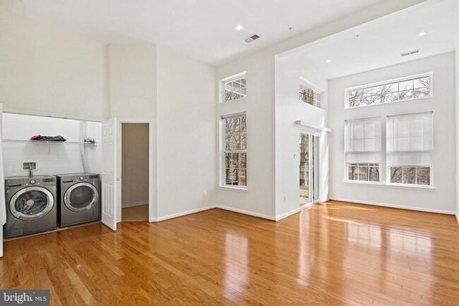 Building Photo - 9939 Fragrant Lilies Way