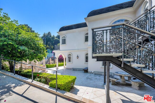 Building Photo - 11244 Briarcliff Ln
