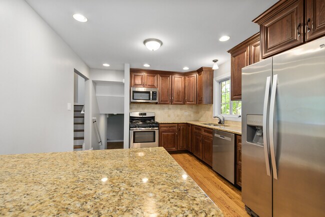 Building Photo - 433 Hackberry Rd