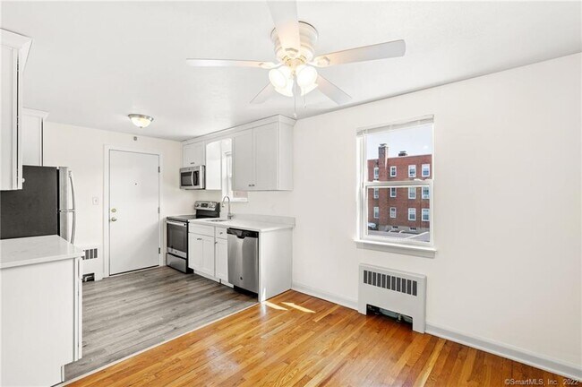 Building Photo - 30 Arnold Way