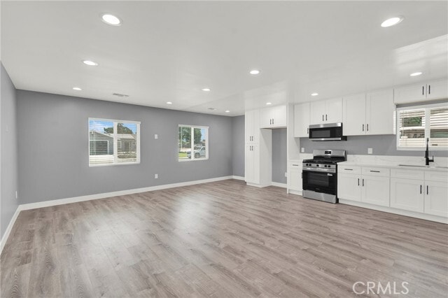 Building Photo - 5646 Deodar St