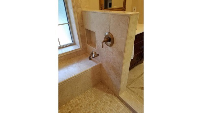 Building Photo - 212 St Johns Ave