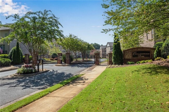 Building Photo - 2744 Blakely Dr NE