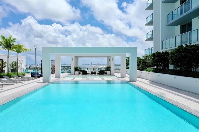 Building Photo - 3900 Biscayne Blvd