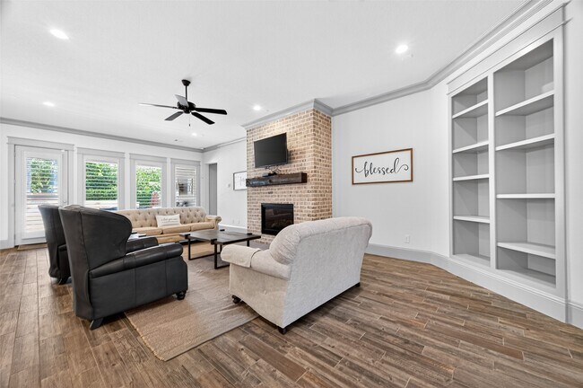 Building Photo - 2072 Laurie Darlin Dr